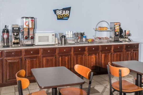 Travelodge by Wyndham Hardeeville image 5